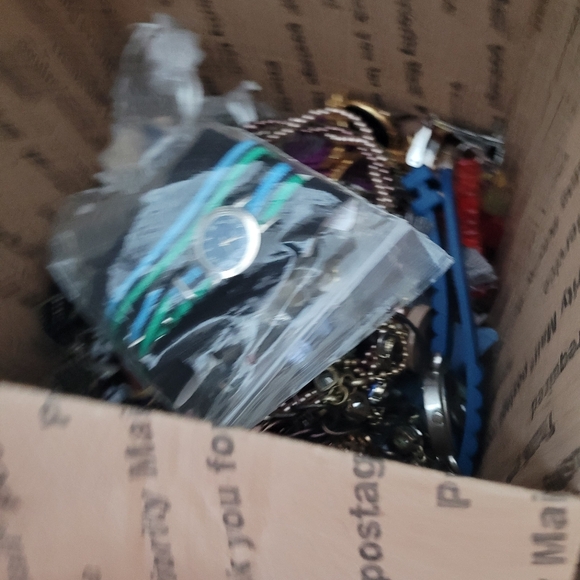 Jewerly crafting and wearable over 4 pounds (lot 2) - Picture 12 of 12